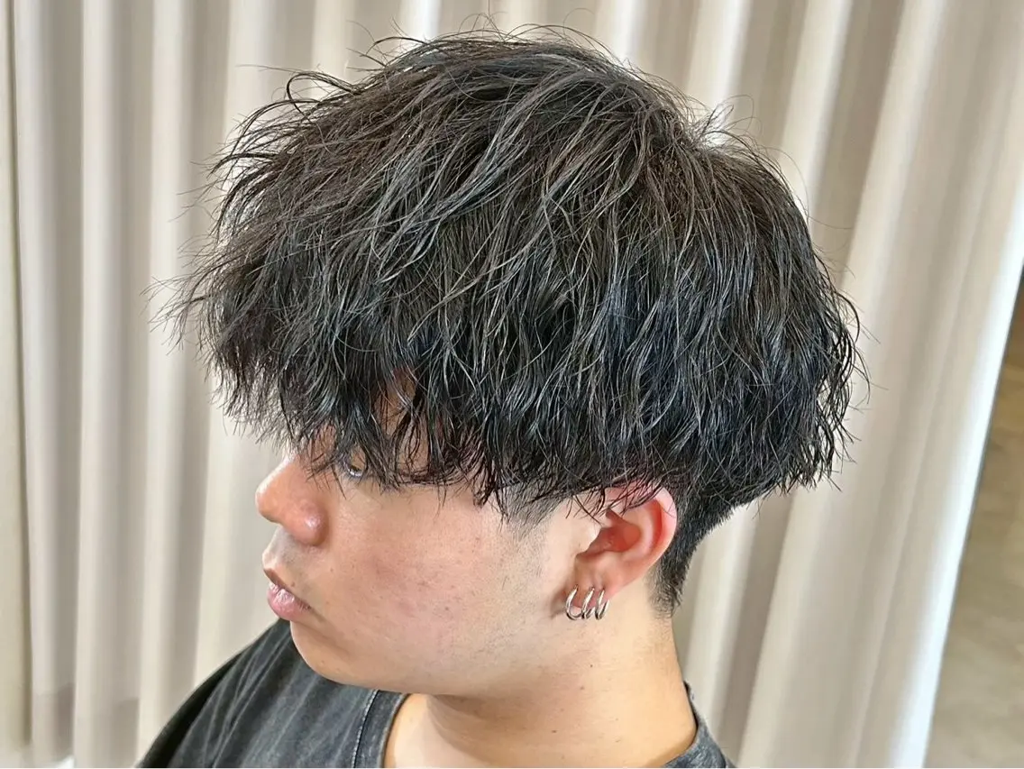 ショート カット センターパート 韓国ヘア・綾也のヘアスタイル
