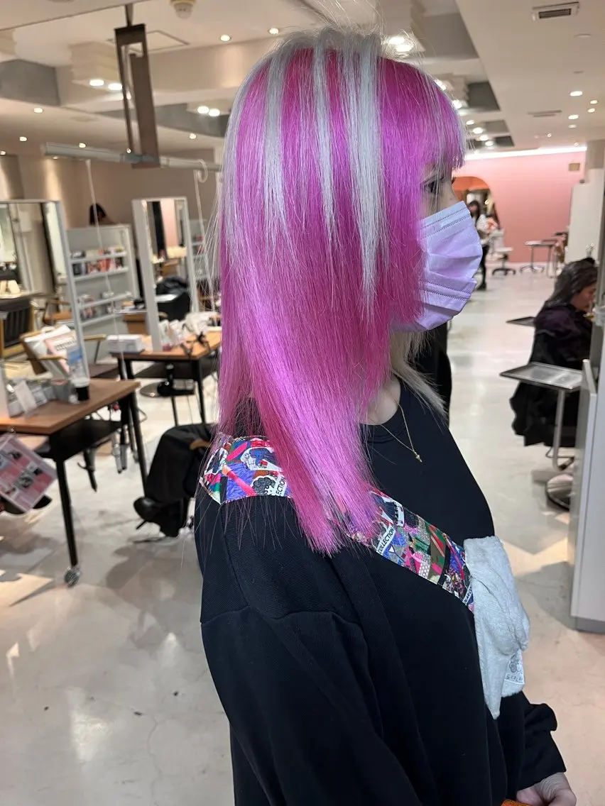 セミロング カラー ピンクカラー カット 縮毛矯正 トリートメント nameless髪質 改善ブリーチ心斎橋のヘアスタイル