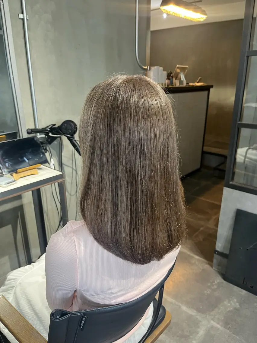 ミディアム カラー グレージュ シアーグレージュ ヘアカラー トリートメント 透明感♥韓国ヘア HINAのヘアスタイル