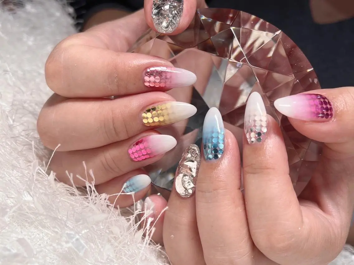 ネイル 長さ出し ジェルネイル グラデーション ホログラムネイル 韓国ネイル ハンドネイル Nail&eye Belire 新宿のネイルデザイン