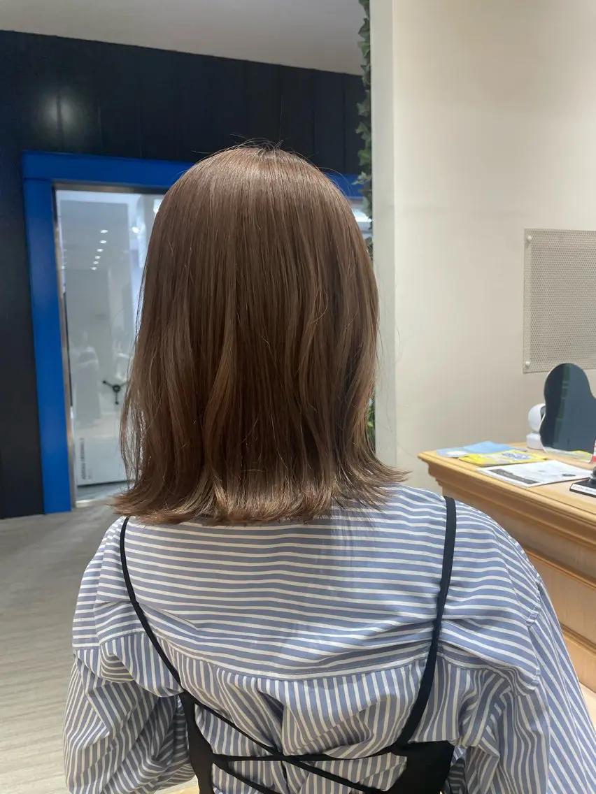 ミディアム カラー アッシュ ベージュカラー ブリーチ ブリーチなしカラー 似合わせカット/ パーマ/ゆづきのヘアスタイル