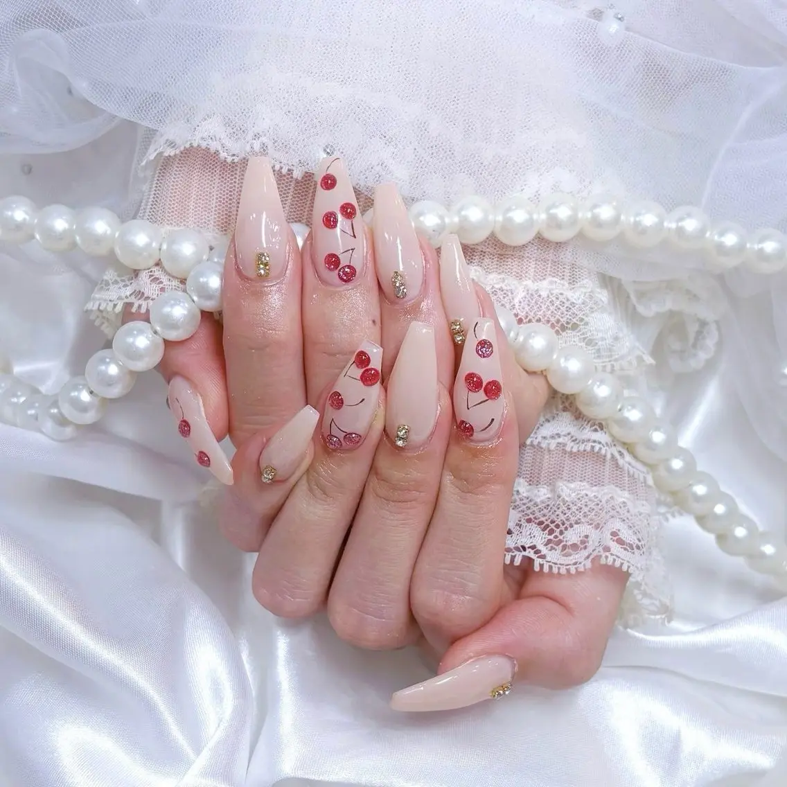 ネイル フットネイル フレンチネイル グラデーション キラキラネイル マグネットネイル ハンドネイル Lina nailのネイルデザイン