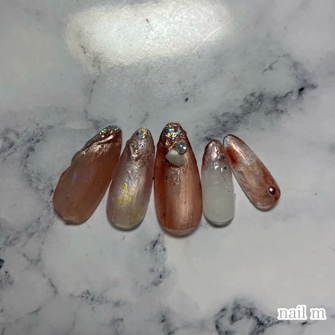 ネイル ラメ(グリッター) マグネットネイル マットネイル ミラーネイル ニュアンスネイル ハンドネイル ハンドケア NAIL★M 真紀のネイルデザイン