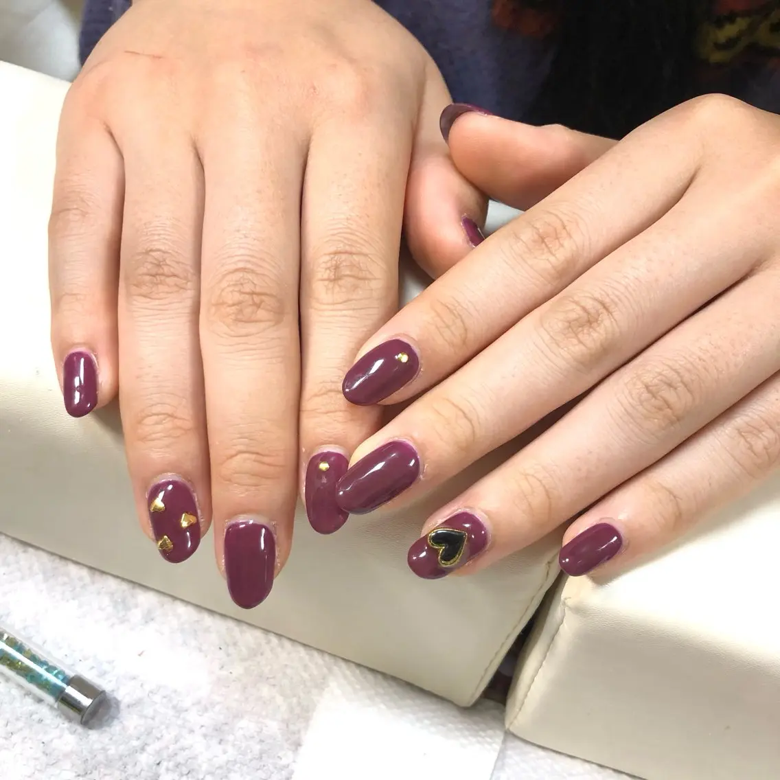 ネイル ハート ワンカラーネイル シンプルネイル バレンタイン salon *meehoのネイルデザイン