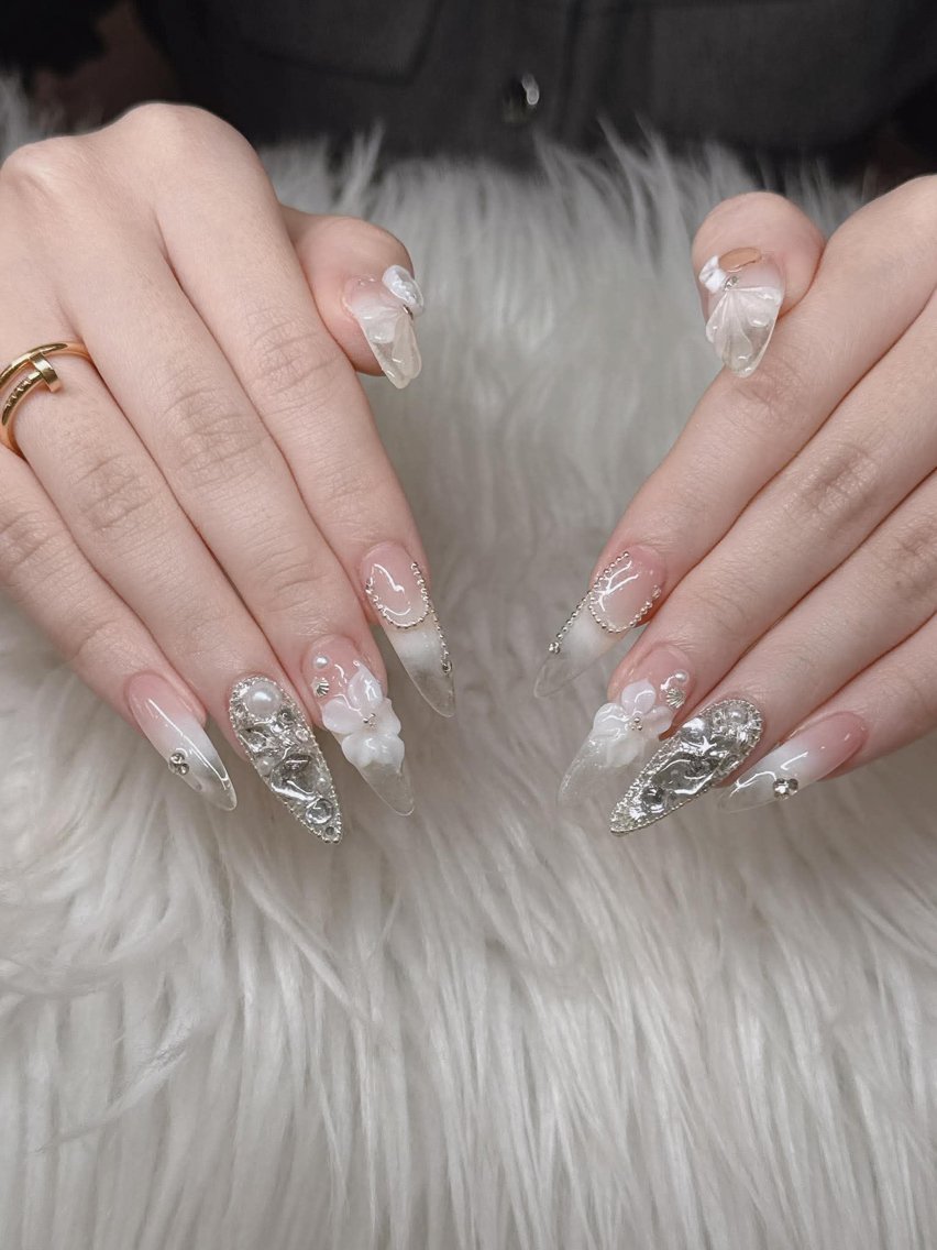 ネイル Lee Nailsのネイルデザイン