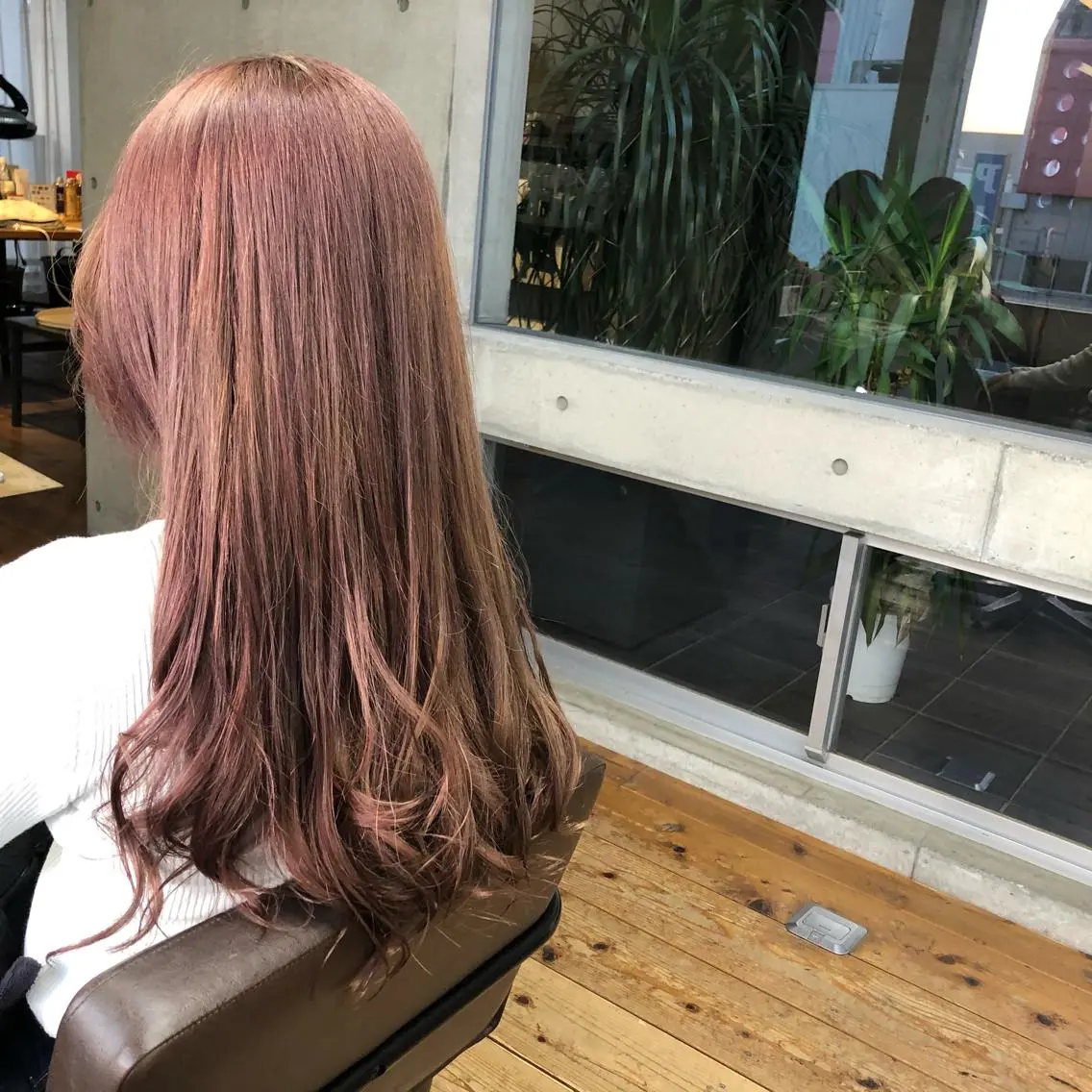 ロング カラー ベージュカラー ピンクカラー ピンクベージュ nagisa /縮毛矯正のヘアスタイル