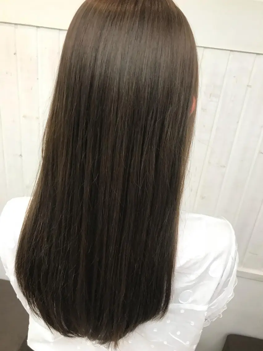 小顔似合わせカット+コスメ系うる艶縮毛矯正の写真
