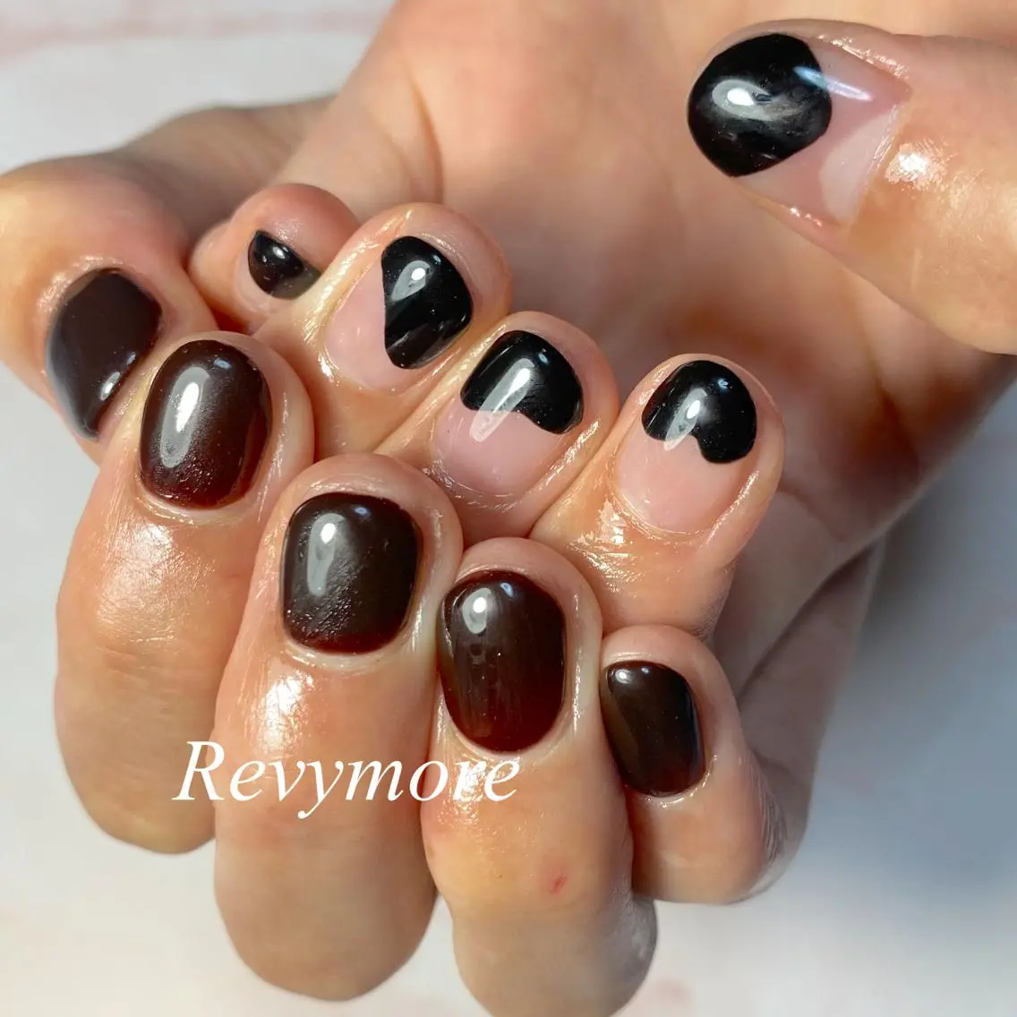 ショート ネイル ブラウン フレンチネイル ジェルネイル ワンカラーネイル シンプルネイル nail salon Revymoreのネイルデザイン