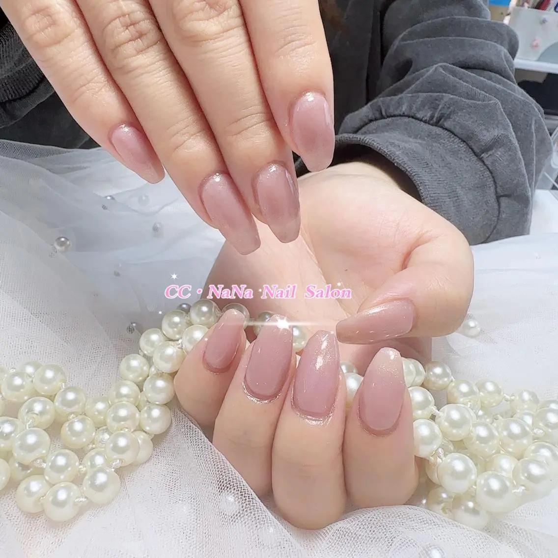 ネイル チークネイル フラッシュネイル ハート キラキラネイル 韓国ネイル ハンドネイル CC NaNa ワンホンネイル🌙Nのネイルデザイン