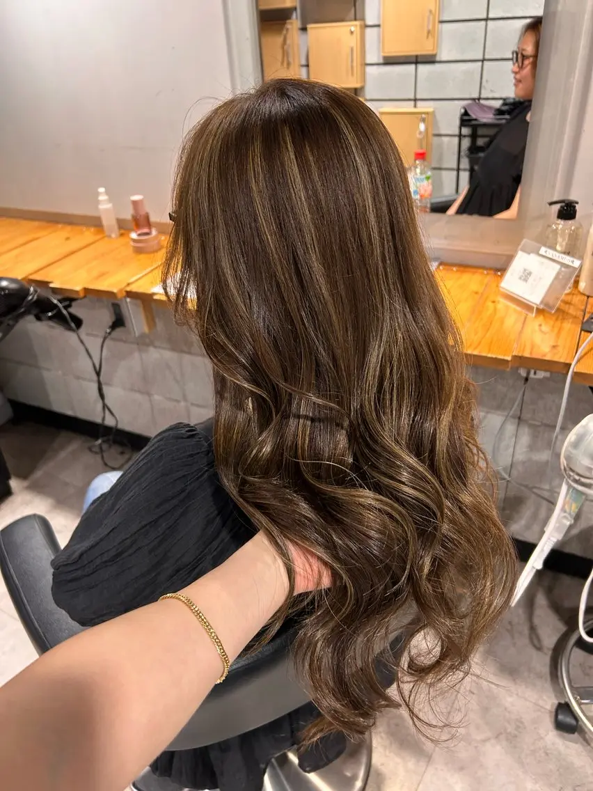 ロング ハイライト ヘアカラー トリートメント ヘッドスパ レイヤーStyle 🪽菜々実のヘアスタイル