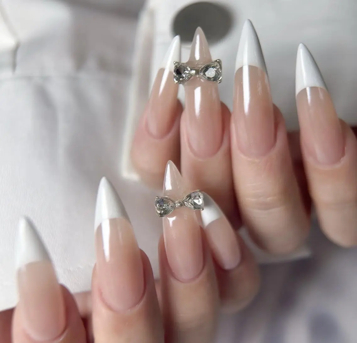 ネイル チークネイル フレンチネイル キラキラネイル 韓国ネイル マグネットネイル ハンドネイル H.baby Nail Salonのネイルデザイン