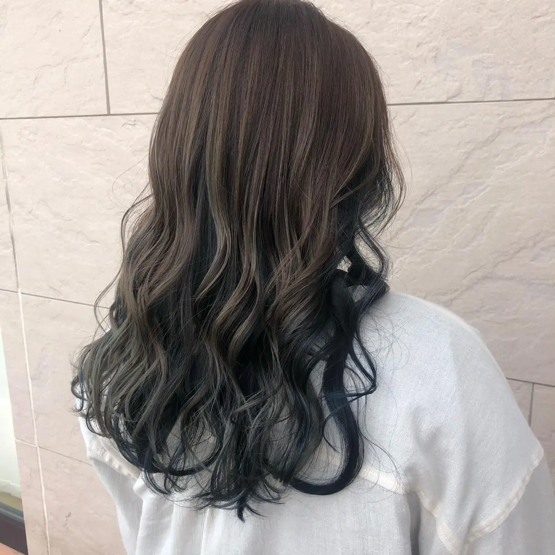 カラー インナーカラー カット ヘアカラー 塩澤 悠希のヘアスタイル