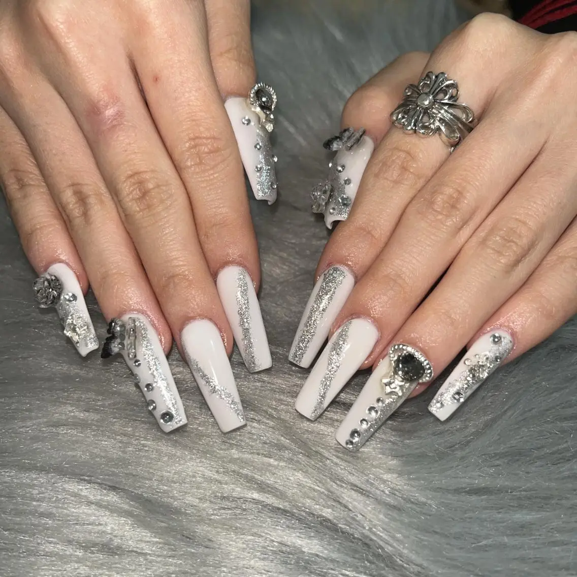 ロング ネイル ハンドネイル yukina nailのネイルデザイン