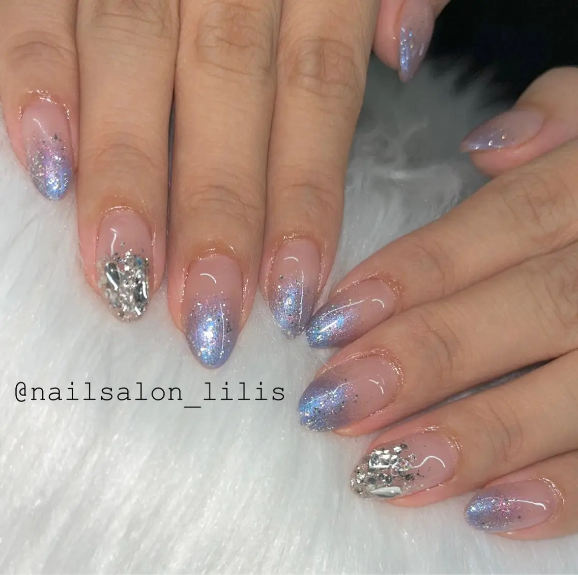 ネイル グラデーション マグネットネイル nailsalon Lilisのネイルデザイン
