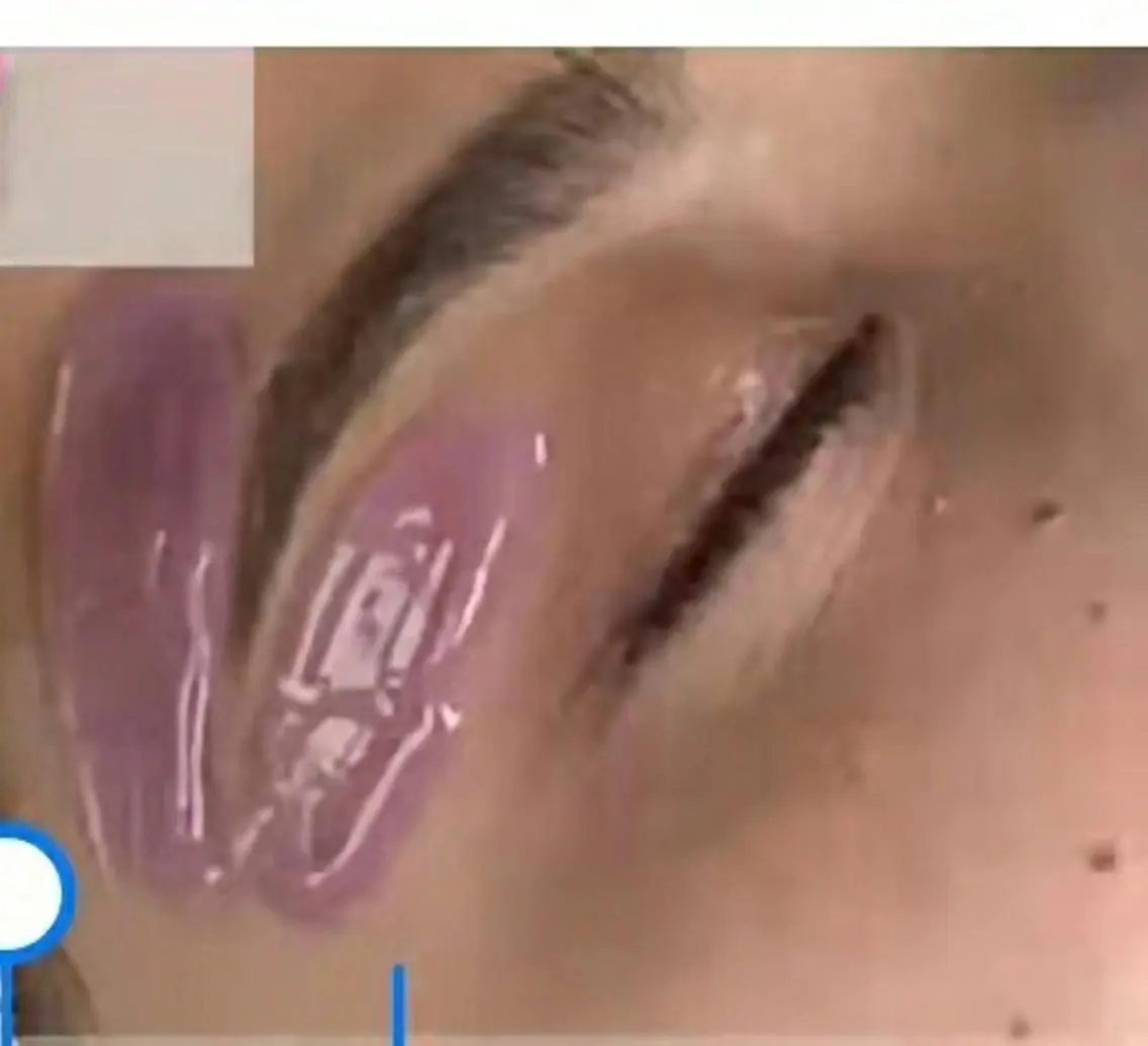 眉毛WAX脱毛の写真