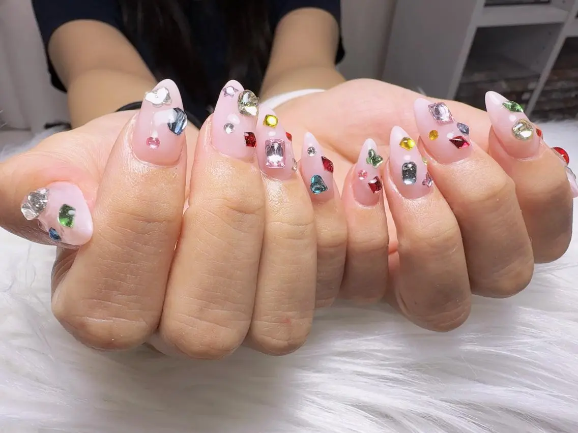 ネイル アートネイル フラッシュネイル フレンチネイル ジェルネイル ガラスフレンチ M2 BEAUTY Yukiのネイルデザイン