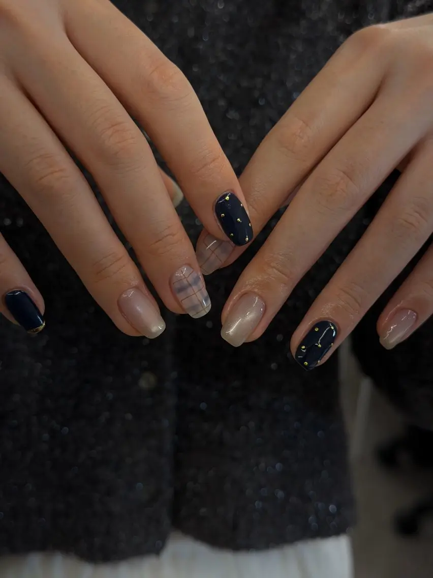 ネイル ジェルネイル マグネットネイル ミラーネイル ネイビー ニュアンスネイル ハンドネイル ハンドケア Bana_ Nailのネイルデザイン
