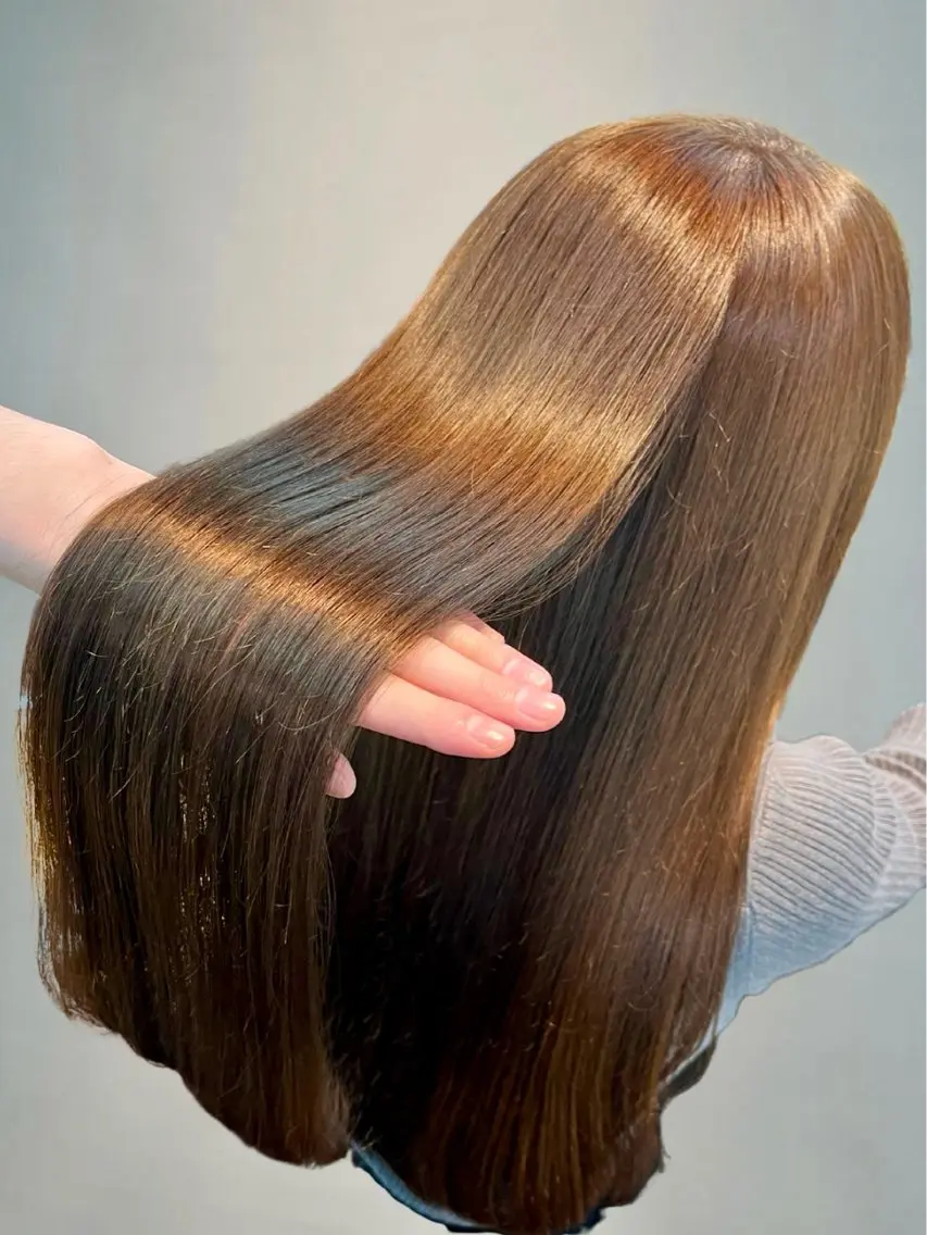 ロング カラー ヘアカラー 《髪質改善 UN BLEACH》のヘアスタイル