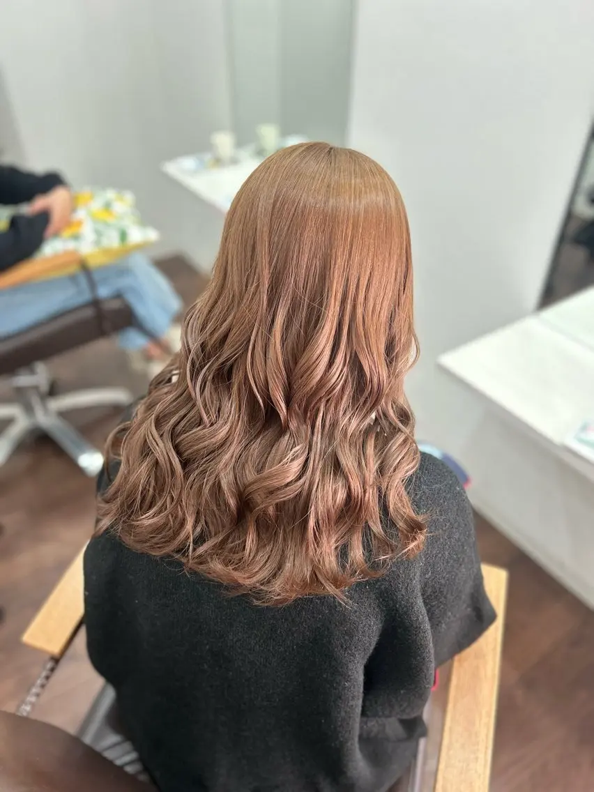 ロング カラー ヘアアレンジ 🤍 minaのヘアスタイル