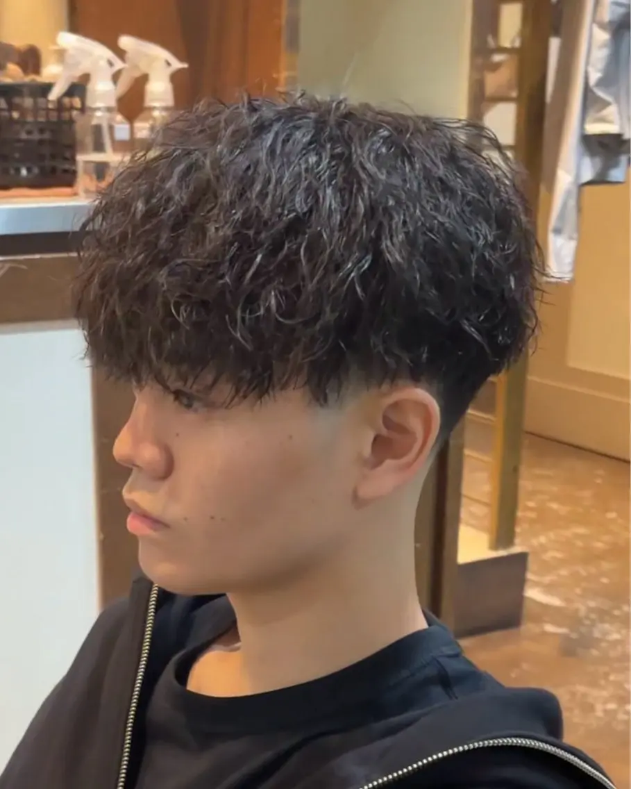 パーマ メンズ メンズパーマ ツイストスパイラルパーマ スパイラルパーマ カット パーマ メンズ特化型美容師・ タカハシ ヒロヤのヘアスタイル