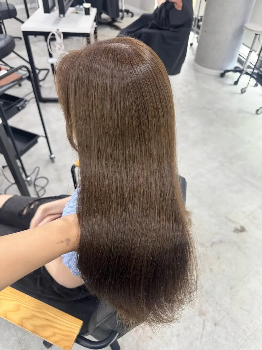 ロング カラー ベージュカラー ヘーゼル ヘアカラー トリートメント 赤み無し柔らかカラー 【梅田】madokaのヘアスタイル