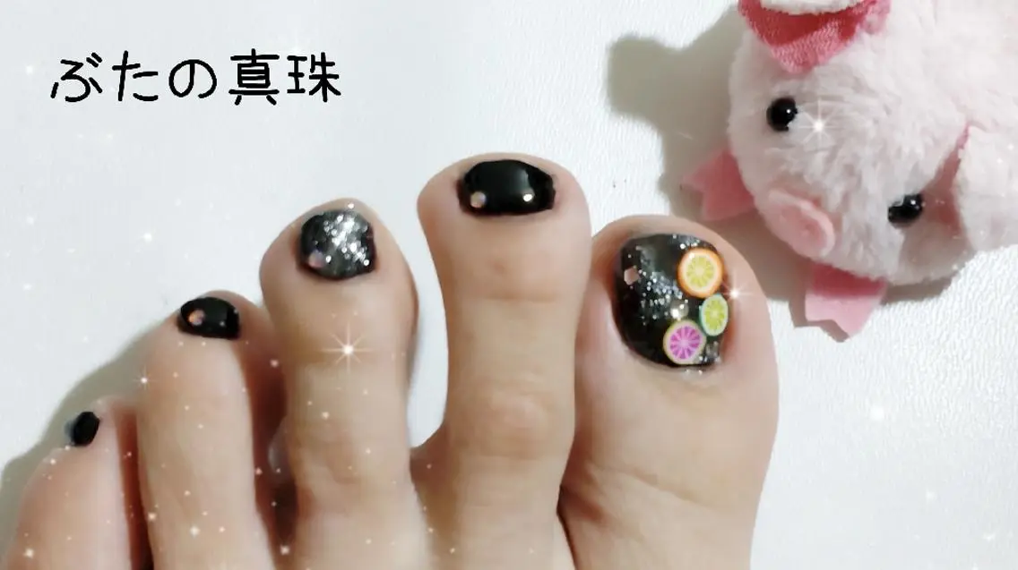 ネイル フットネイル 林 珠里のネイルデザイン