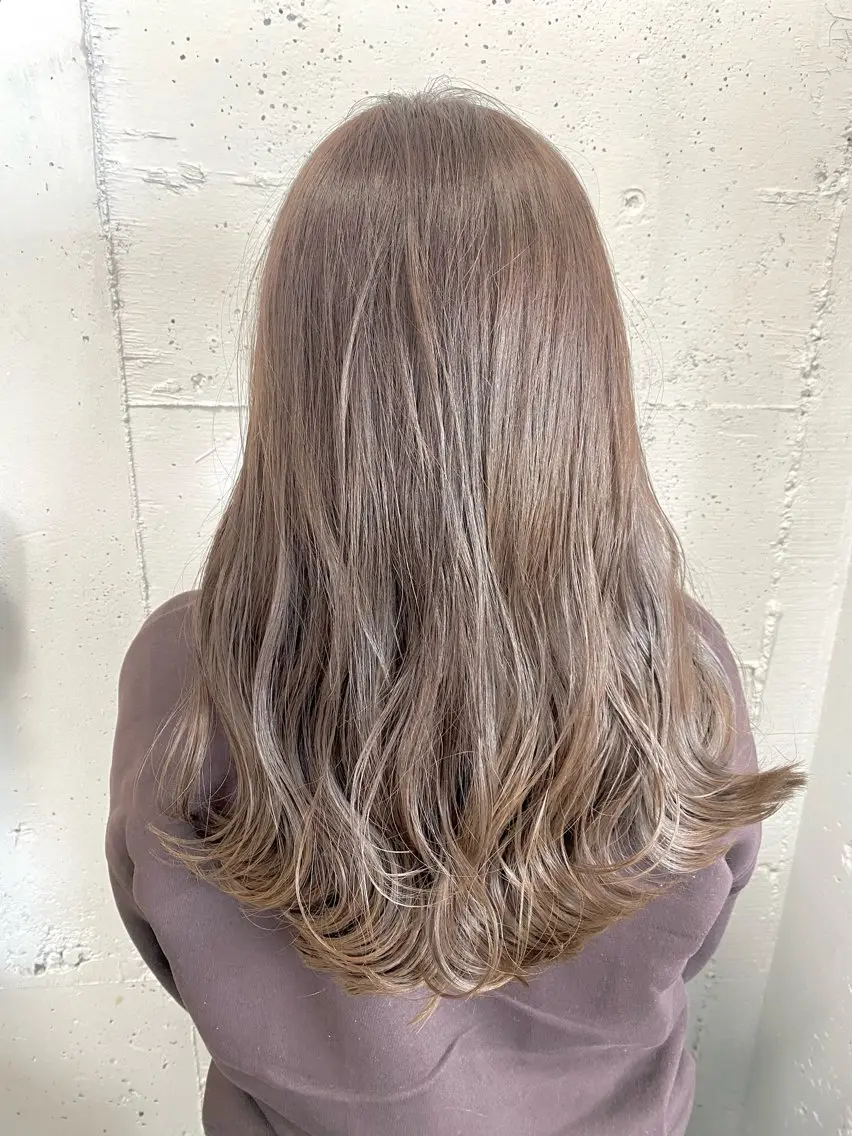 セミロング カラー 白髪ボカシカラー /骨格に合わせカットのヘアスタイル