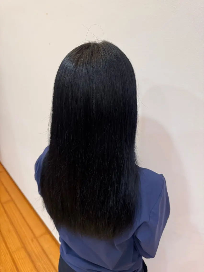 ロング カラー 黒髪 ブルーカラー ブルーブラック ヘアカラー 安藤 美好/透明感カラーのヘアスタイル
