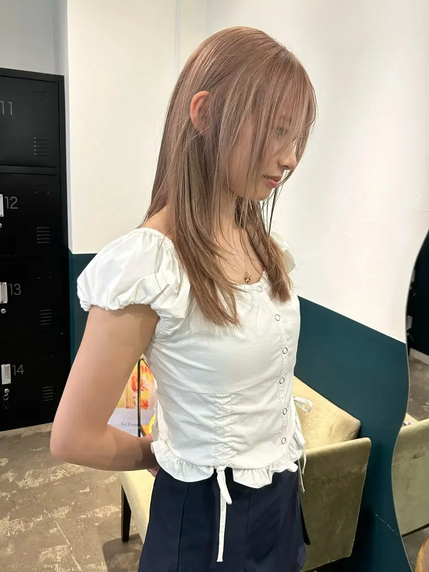 セミロング カラー ベージュカラー レイヤーカット カット ヘアカラー カラーリスト菅野 竜矢🌈のヘアスタイル