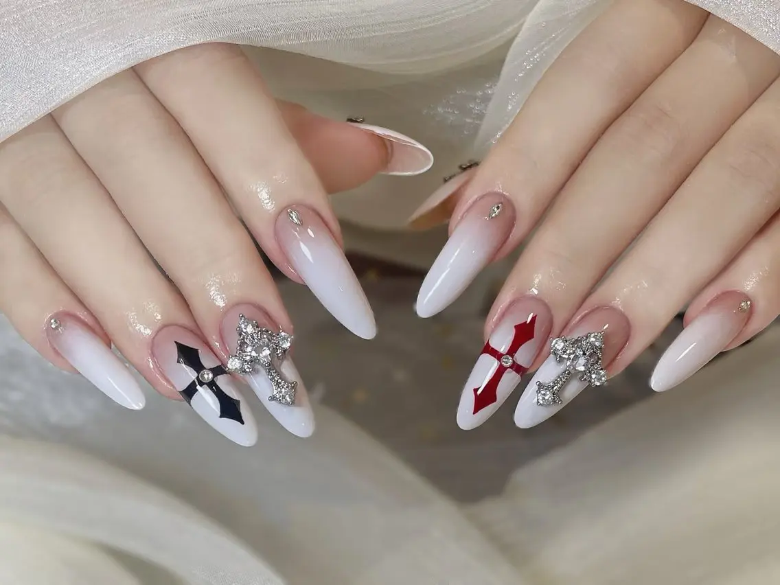 ネイル アートネイル チークネイル 長さ出し フラワーネイル ジェルネイル YK Beauty Salonのマツエク・マツパデザイン