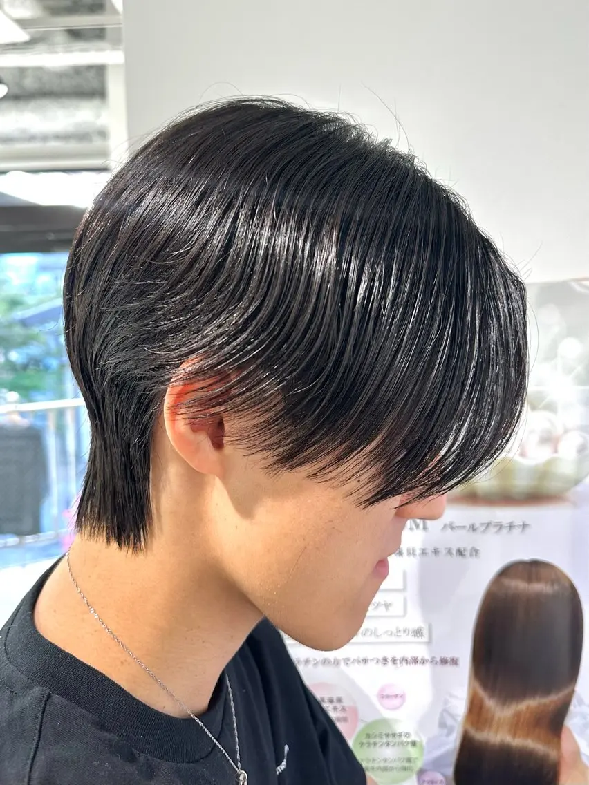 メンズ メンズブリーチ センターパート メンズパーマ 岐津公太 メンズ縮毛矯正のプロのヘアスタイル
