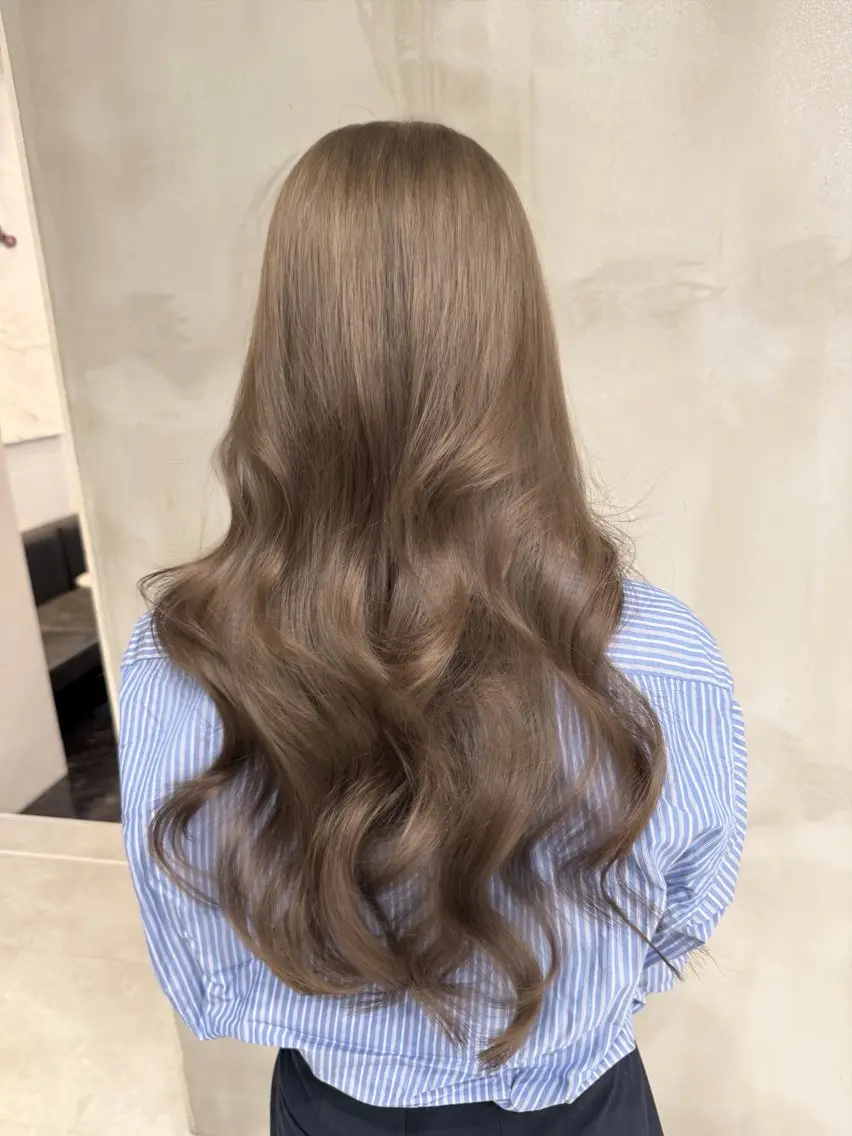 ロング カラー ブリーチ ダブルカラー ブリーチなしカラー ヘアカラー Airi 韓国y2k ハイレイヤーのヘアスタイル