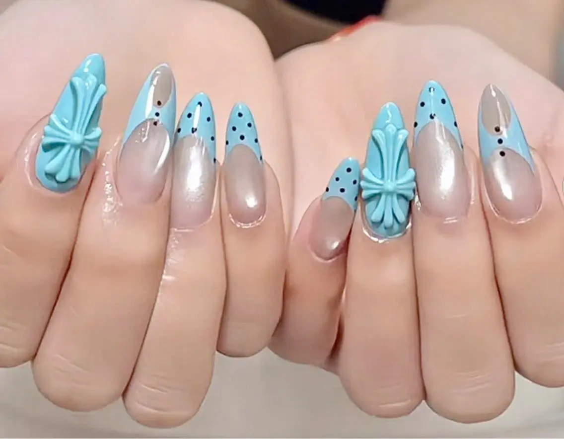 ネイル アートネイル ボルドー フレンチネイル ジェルネイル 氷ネイル・うるうるネイル ハンドネイル Julie Nail Hinのネイルデザイン