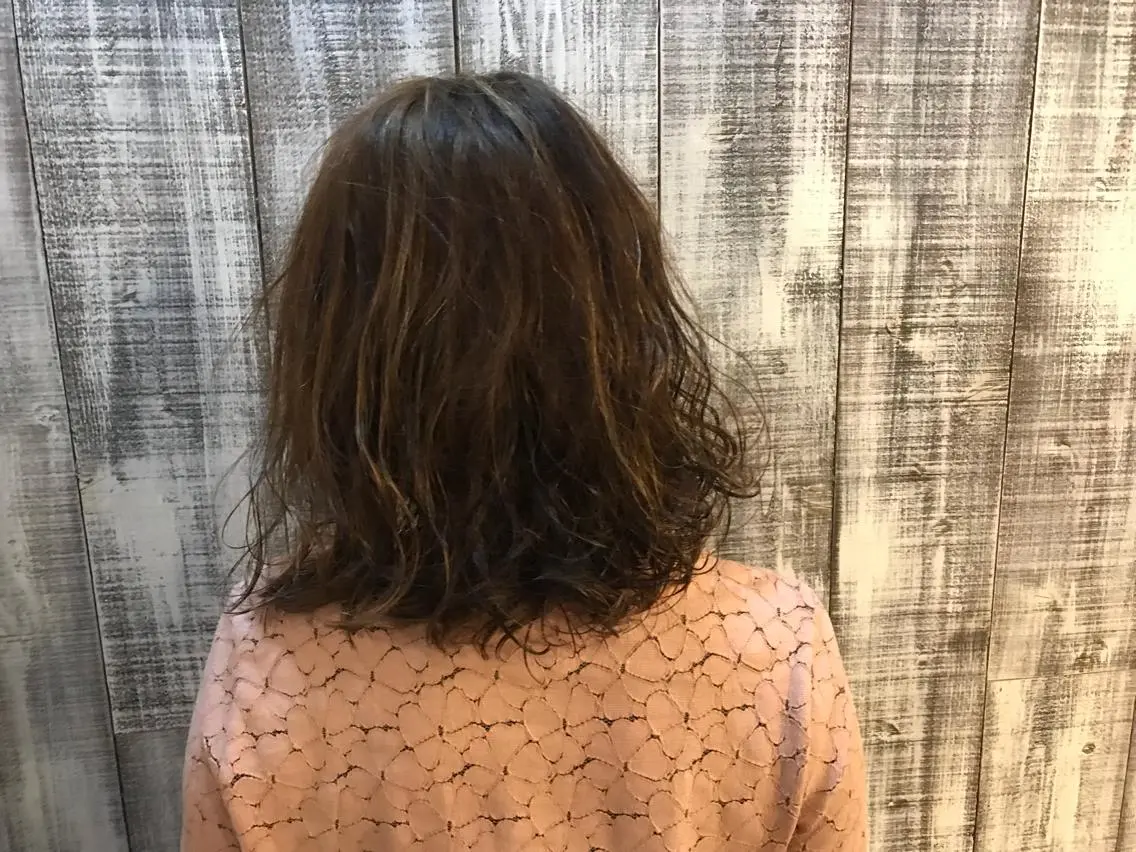 ミディアム カラー カット ヘアカラー トリートメント 亀井 崇之のヘアスタイル