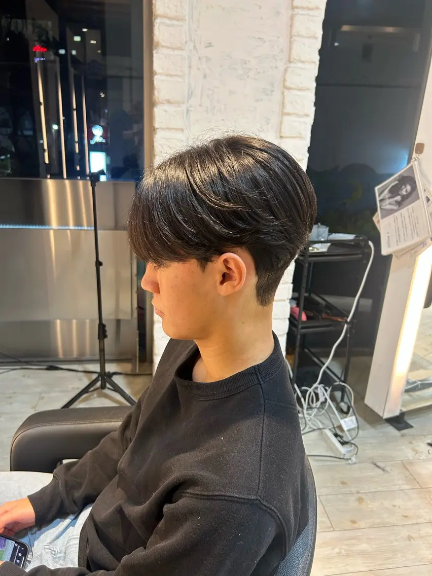 パーマ メンズ ダウンパーマ メンズパーマ カット パーマ 有働由良／ハイトーン ／韓国メンズヘアのヘアスタイル