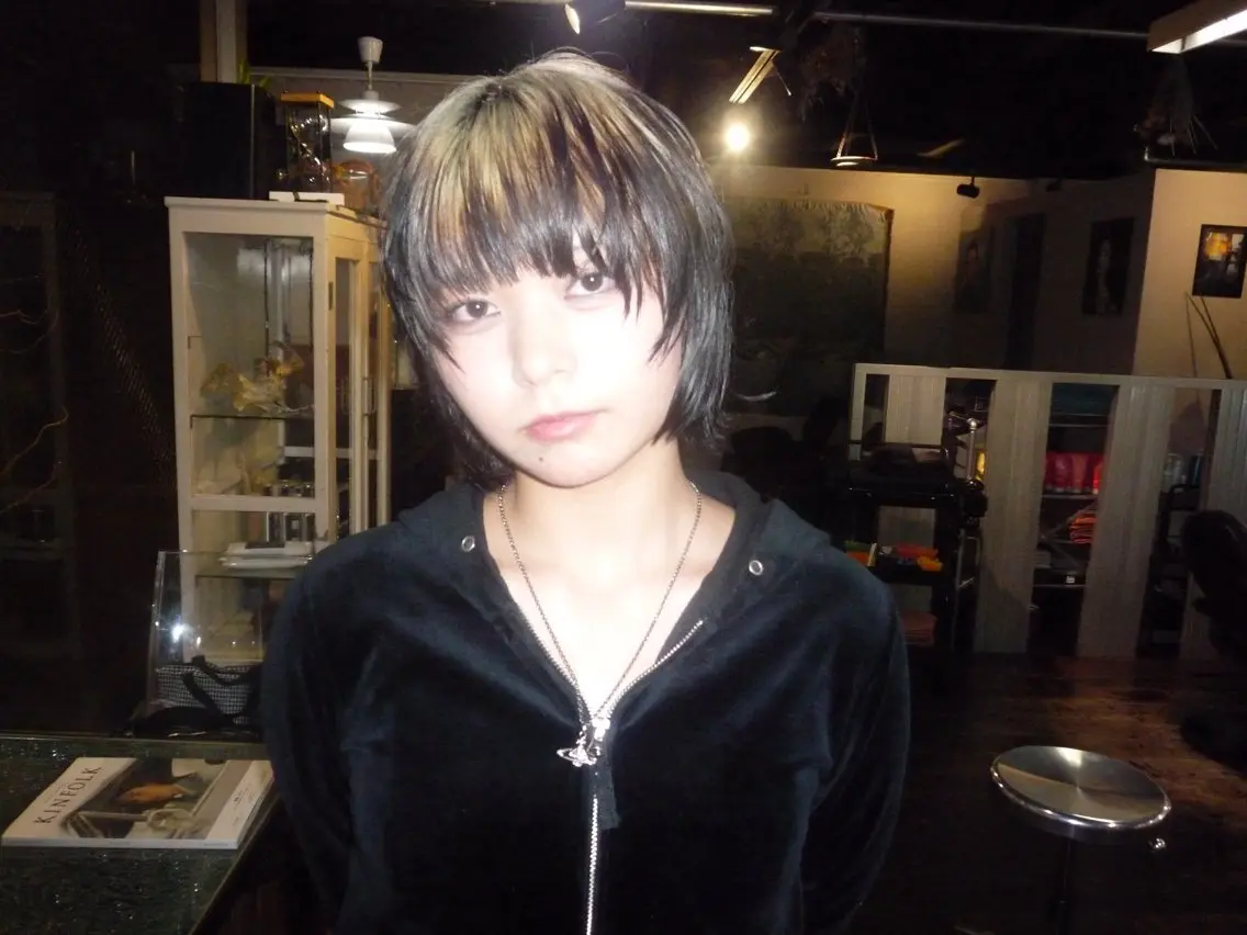 ショート 心斎橋/ハイトーン/ レイヤーカットのヘアスタイル