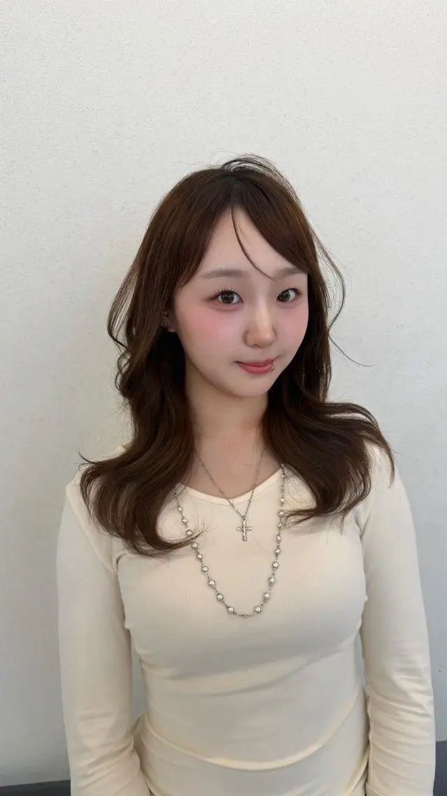 セミロング 韓国風ヘア レイヤーカット 石原 きらのヘアスタイル