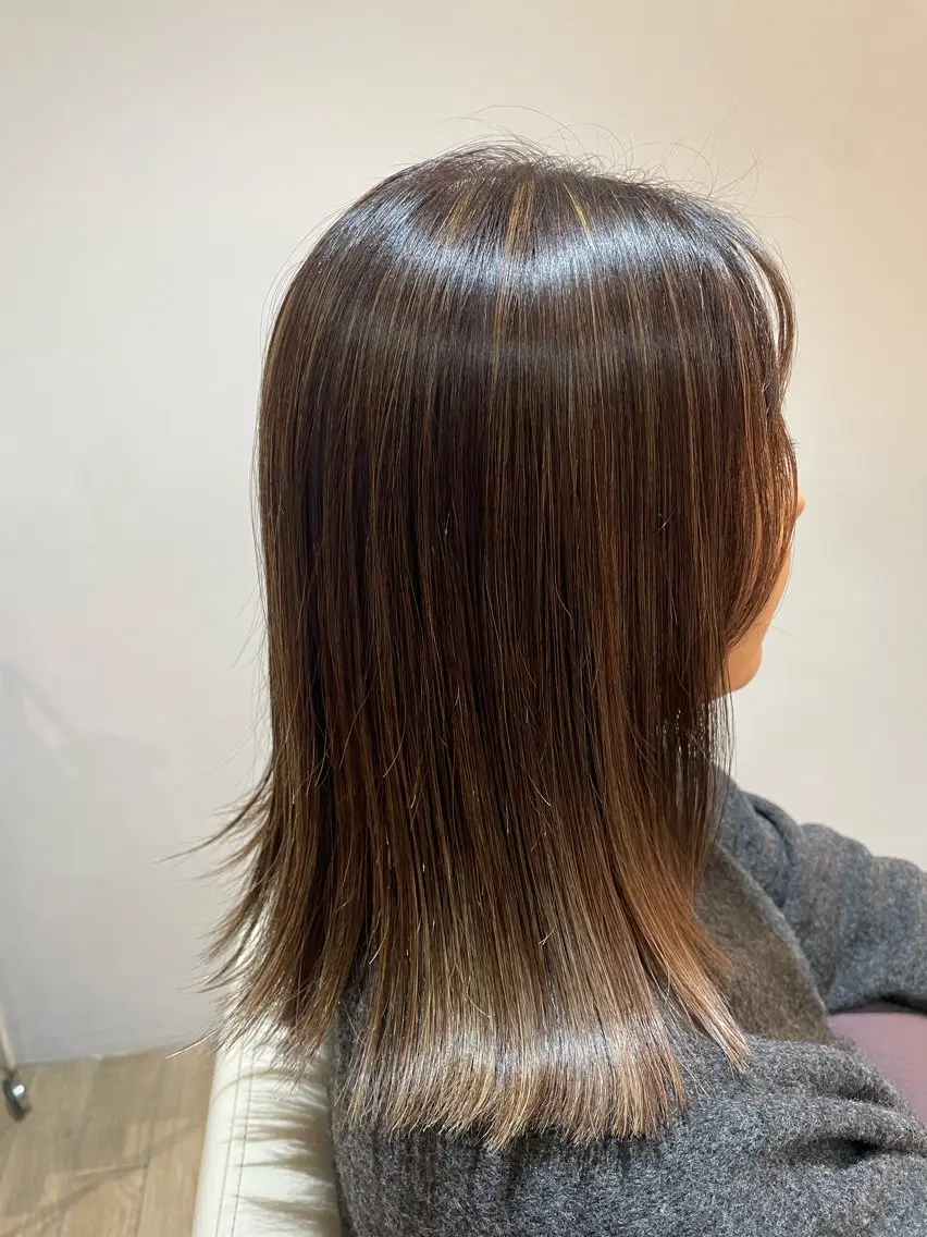 カラー 井上 美紀のヘアスタイル