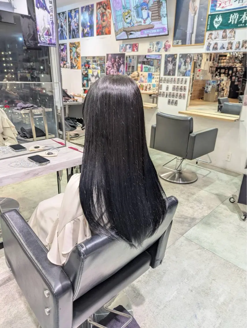 ロング カラー 黒髪 ブリーチ ブルーカラー ブルーブラック 透明感カラー 推しカラー/ ミクのヘアスタイル