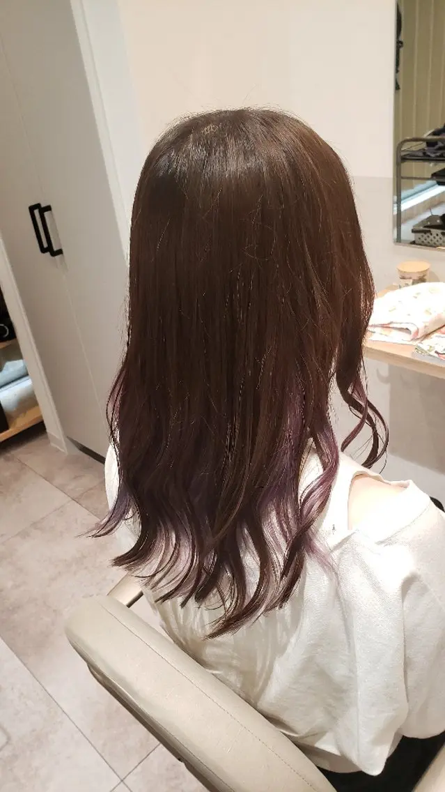 セミロング アッシュ パープルカラー カット ヘアカラー トリートメント 透明感カラー×髪質改 善✨️町田築✨️のヘアスタイル