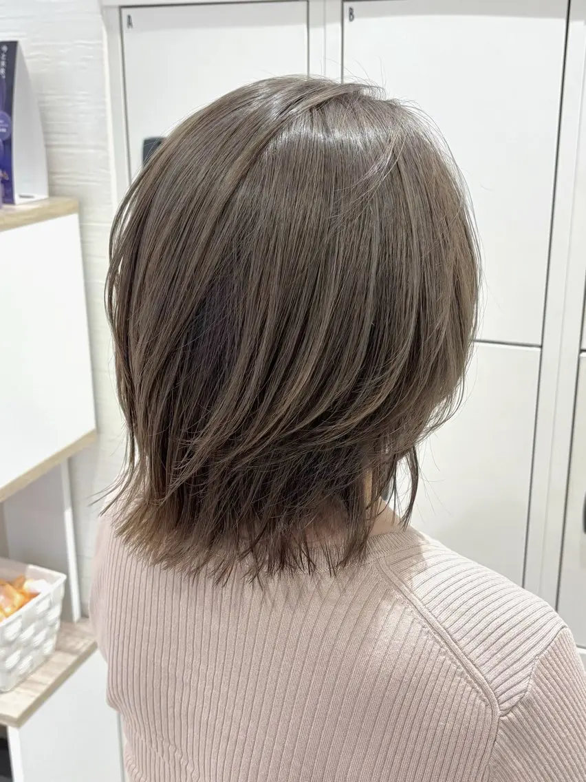 ミディアム カラー ベージュカラー ブリーチ グレージュ オレンジ シルバー ヘアカラー miho𓂃 ANNETTAのヘアスタイル