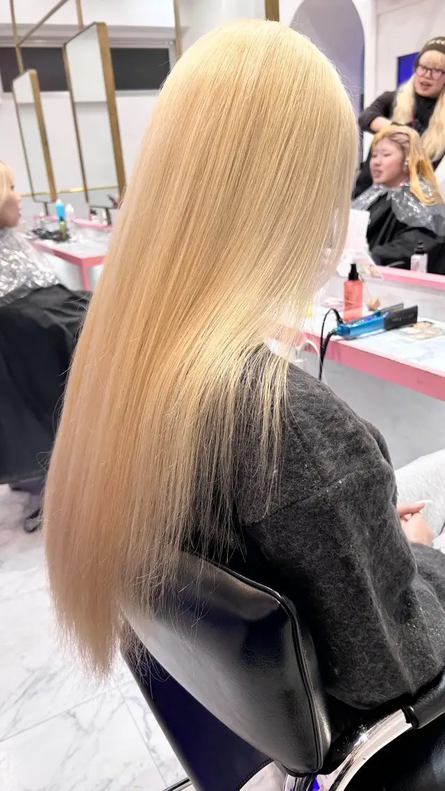 ロング カラー ベージュカラー ブリーチ ホワイトベージュ ヘアカラー トリートメント レイン🌏🌱 似合わせ/ハイトーンのヘアスタイル