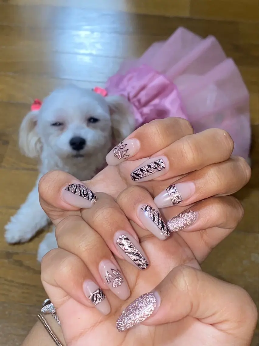 ネイル LAVISH 大和店 emi･:*+のネイルデザイン