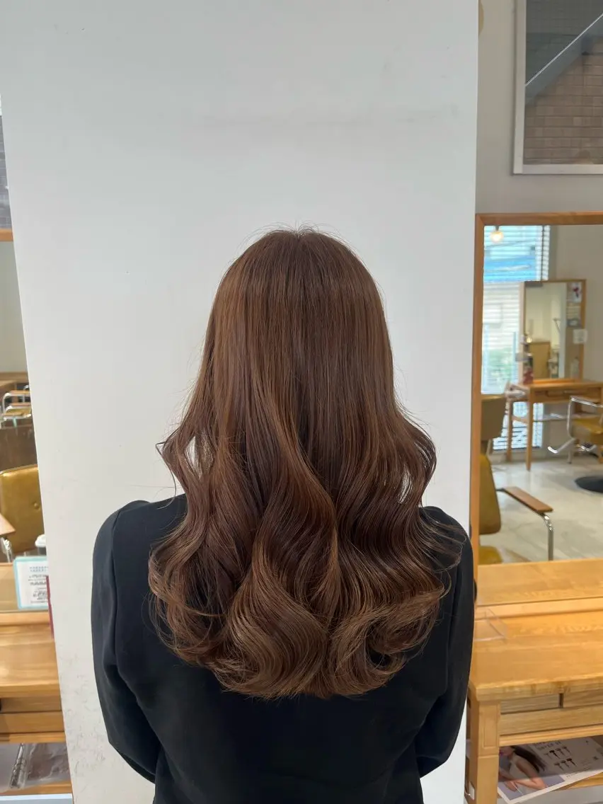 ロング ヘアカラー 和泉田 真白のヘアスタイル