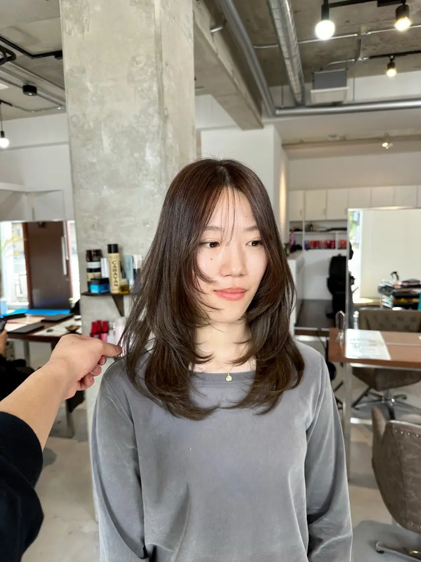 セミロング カラー 顔周りカット レイヤーカット カット ヘアカラー トリートメント カイリ /レイヤーカットのヘアスタイル