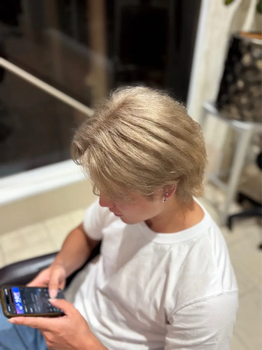 ショート カラー メンズ メンズブリーチ ベージュカラー ブリーチ りん ♡⸝⸝ うる艶カラー✧︎*。のヘアスタイル