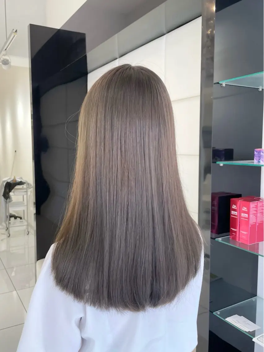 ロング カラー ベージュカラー ブリーチ 透明感カラー ブリーチなしカラー オリーブベージュ カット ヘアカラー トリートメント 6月NEWopen/ MINAMI🩶のヘアスタイル