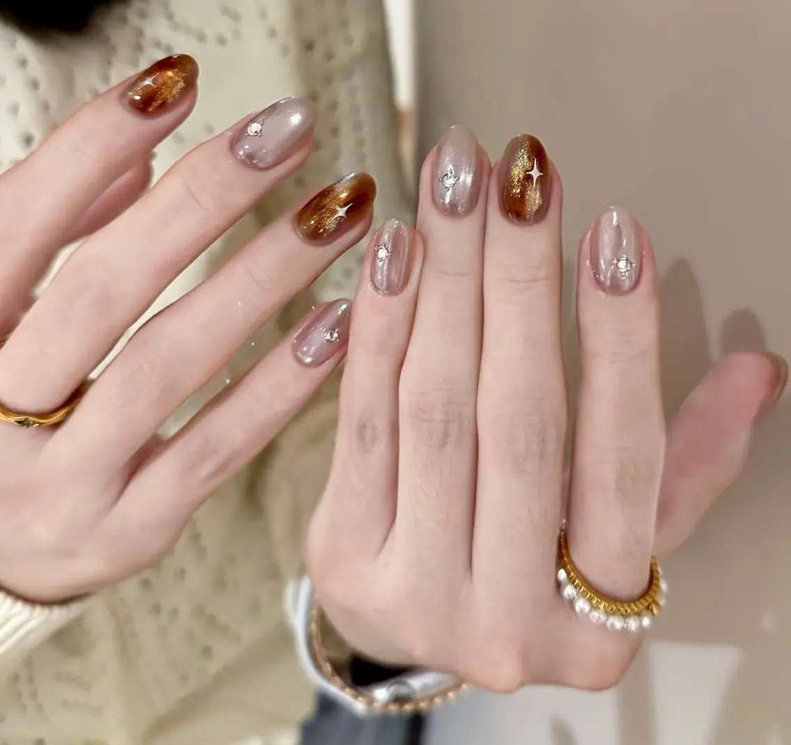 ネイル オーロラネイル べっ甲ネイル チークネイル 成人式 長さ出し ハンドネイル ハンドケア For you. Nail Salonのネイルデザイン