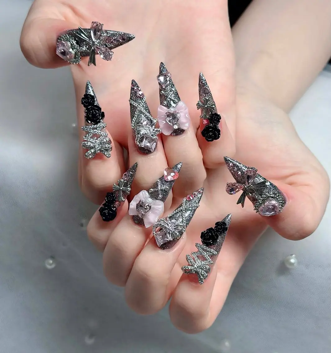 ネイル フレンチネイル ジェルネイル ガラスフレンチ ハロウィン ハート ハンドネイル H.baby Nail Salonのネイルデザイン