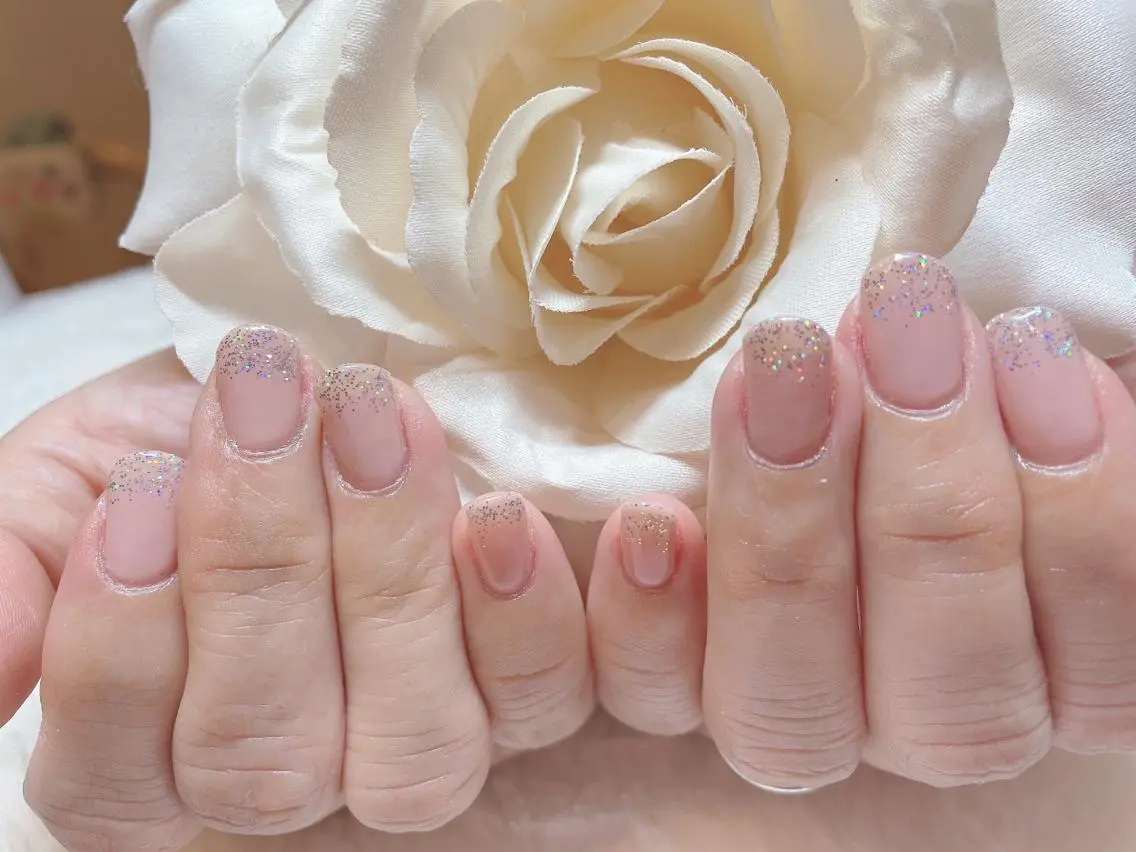 ネイル ラメ(グリッター) シルバー シンプルネイル 頑張る女性の味方✴︎ M.i　nail ♡のネイルデザイン
